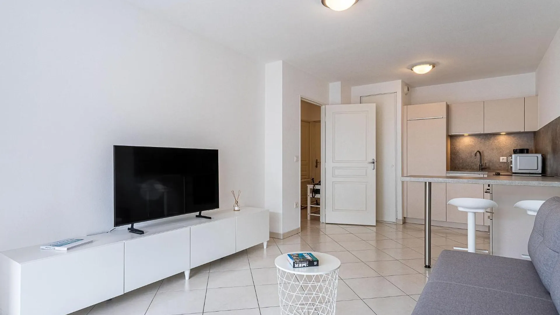 Apartment Cote Port By Interhome Hyeres